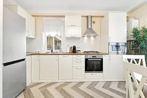 Charming French Getaway Spacious Apartment with Garden and Parking - Image 5