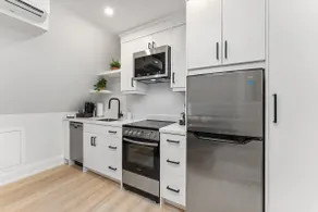 Luxury Suite 1 BR - 1 Bed - Stylish - New Build - Downtown - Image 5