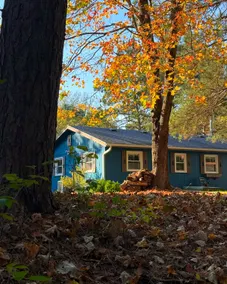 Private Retro River Cabin. Unplug & Make Memories. - Image 2