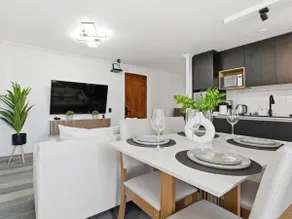 Aura Homes Apt. Modern and cozy - Image 3