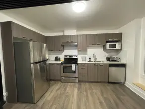 Peaceful & Cozy Private Basement Retreat, Surrey - Image 2
