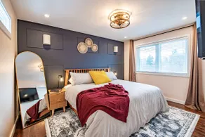 Stylish & Cozy| AC| King Bed| Arcade| Yard & BBQ - Image 5