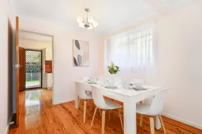 2BR House • Sleeps 7 • Close to Shops & Train - Image 4