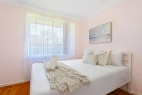 2BR House • Sleeps 7 • Close to Shops & Train - Image 2