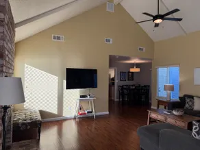 Large Comfy NE Modesto 3 bed 2 bath 2 car garage - Image 2