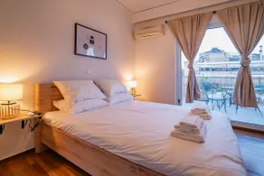 Starlight Penthouse Athens Your Exclusive Rooftop Escape - Image 2