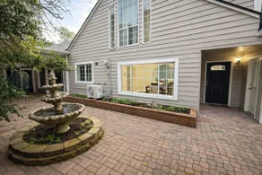 Peaceful 3BR Escape w/ Hot Tub • Lynnwood - Image 4