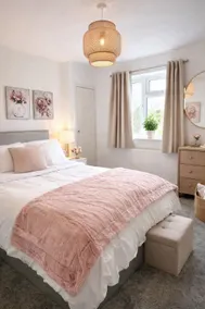 Horsham Great Family Home - Free Parking - Image 3