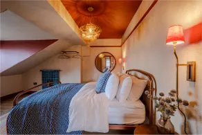 Designer Loft 2 Bed Apt - Sea Views 5 mins Beach - Image 2
