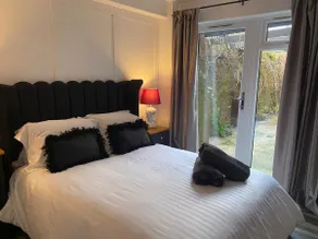 Escape it all to the Lodge in Bewdley. - Image 2
