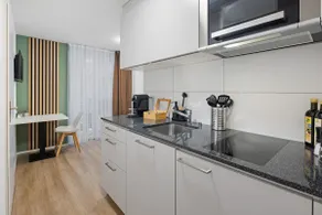 STAYY Nº7 Suites & Studios - Premium Apartments 24h Self Check-in - Image 3