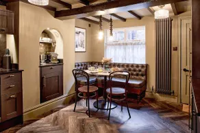 3-Bed Historic Knitters House in Nottingham - Image 4