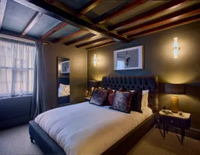 3-Bed Historic Knitters House in Nottingham - Image 2