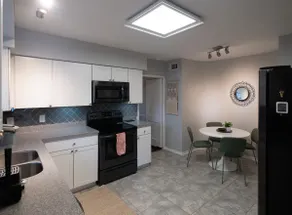 Private Jacksonville Getaway Near San Marco Square - Image 3