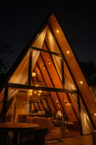 Luxury Cabin with Lakefront Spa - Image 2