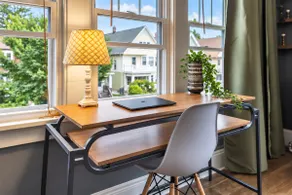 Elegant 3BR Upper Flat on Vibrant Oakland Ave - Image 5
