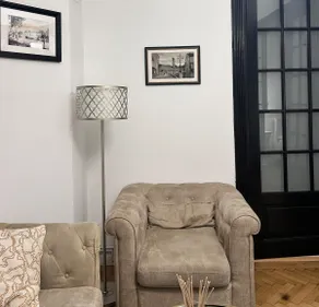 English Park Apartment - Image 4
