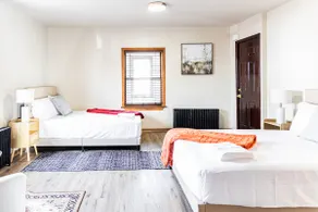 Charming 2BR Near NYC, MetLife & Hackensack Hosp. - Image 4