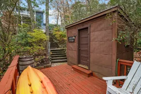 Swaggers Point Lake front Retreat - Image 2