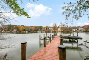 Swaggers Point Lake front Retreat - Image 4