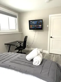 Cozy apartment near DT/St-Laurent - Wi-fi, Parking - Image 4