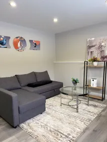 Cozy apartment near DT/St-Laurent - Wi-fi, Parking - Image 2