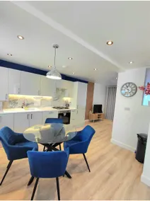 Blue Door Apartments - Image 2