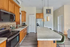 Home with hot tub & fire pit! - Image 4
