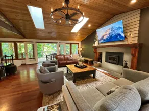 8BR Riverfront Estate • Sleep 22 • ADA • Sauna+Spa - Image 4