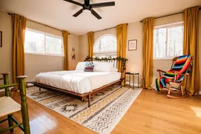 Lake Escape with 4-Season Porch & Charm - Image 2