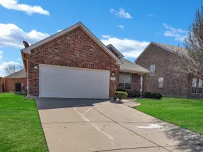 Modern & Cozy 3BR Home | Close to Lake - Image 3