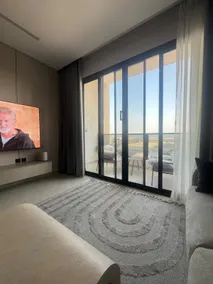 Faris Al Sharqiya Apartment 42 Modern with Sea View - Image 5