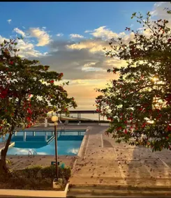 Melzway, Modern 2BR Beach Apartment, Relax and Unwind - Image 5