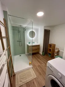 Cozy renovated house just 10 min from the ocean - Image 4