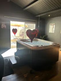 Cozy and intimate Love Room - Image 2