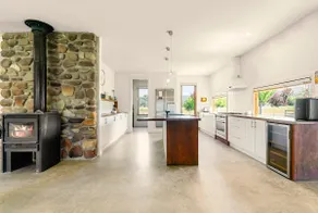 Red Gum Retreat - The Perfect Winter Escape. - Image 2