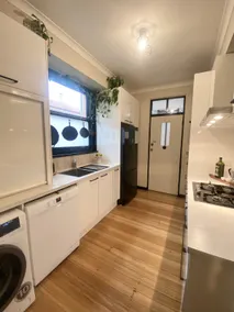 Historic Angarrack: Modern Living off Pakington St - Image 5