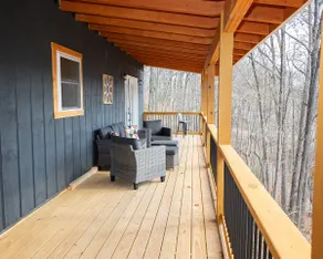 The Bears Den, newly built cabin mountain getaway. - Image 2