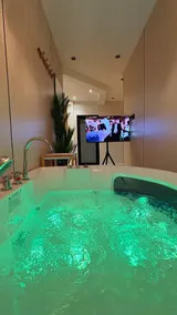 M6 room and lounge with a rustic feel + jacuzzi massage (self check-in) - Image 3