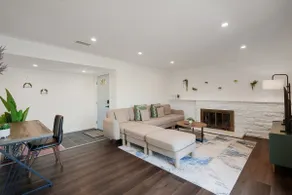 Lakefront 3 Bedroom Retreat with Beautiful Water Views - Image 5