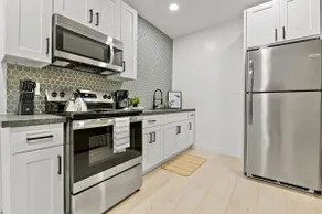 Petco Park Duplex Modern and Gated with Hot tub - Image 5