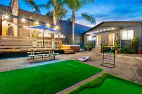 Petco Park Duplex Modern and Gated with Hot tub - Image 3