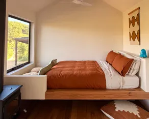 Glencairn Estate Cabin - Image 4