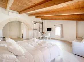 Palazzo della Torre 201 – Modern Historic Loft - Image 4