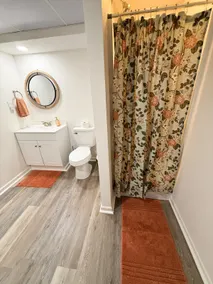 Vintage Cozy Private Suite~11 min. to LU - Image 5