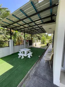 Located at Banting. Muslim-owned. 4 R, 2 BR. - Image 3
