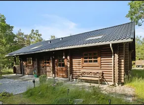 The Log Cabin - Image 4