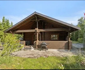 The Log Cabin - Image 3