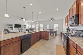 Charming Farmhouse Stay w/ Double Garage • 3BR/3BA - Image 5