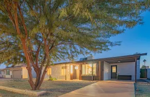 Modern Tempe Retreat Near ASU Pool Gym Pet-Friendly Parking - Image 3